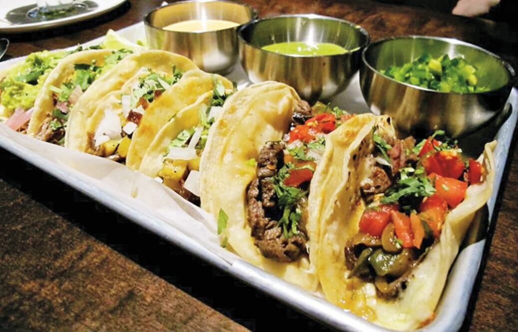 En estos lugares de la CDMX podrás comer todos los tacos que puedas / Foto: Pixabay y Facebook 