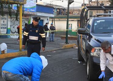 Lo apuñalan y al intentar huir muere atropellado por un auto en Iztapalapa