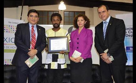 Wingston González, Premio Mesoamericano de Poesía