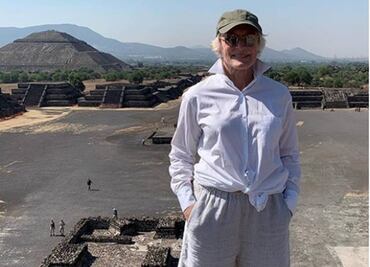 Glenn Close visita Teotihuacán y le toma foto a los perritos
