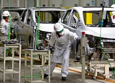 Con nearshoring sale el sol para México, pero trae paraguas por inseguridad y situación de Pemex: IIF