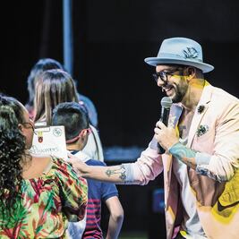 Buena vibra en "Me caigo de risa" antes de salir a escena 