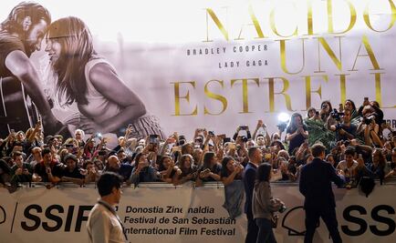 Bradley Cooper enloquece y consiente a sus fans