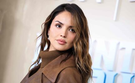 Eiza González derrocha elegancia con maxifalda y abrigo en tono café