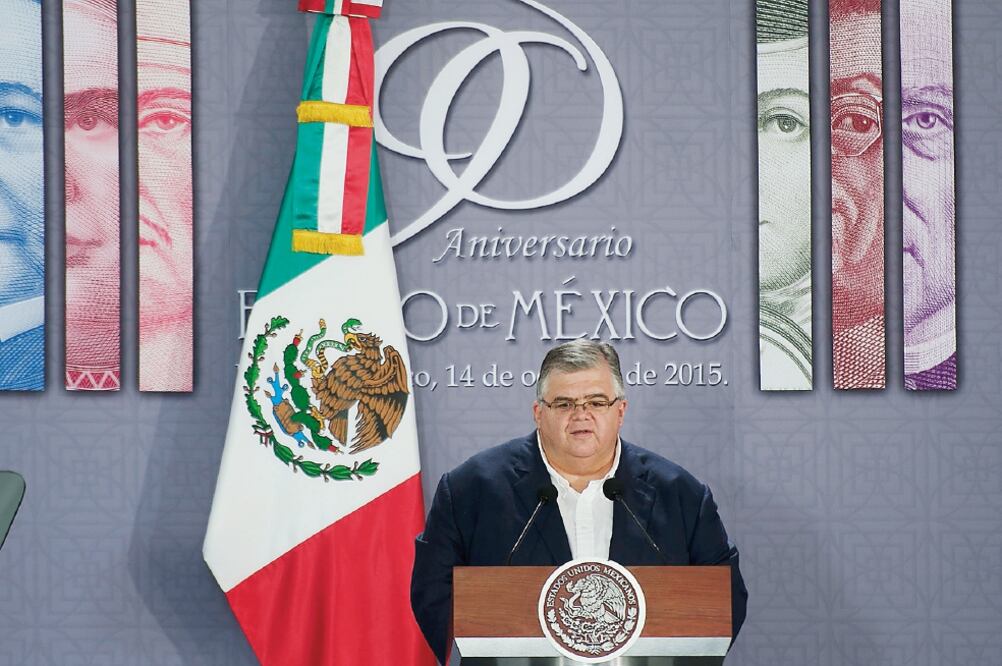 El gobernador del Banco de México, Agustín Carstens, durante los festejos del 90 aniversario de la institución (JORGE ALBERTO MENDOZA. EL UNIVERSAL)
