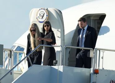 Ataúd de Charlie Kirk viaja en avión vicepresidencial, JD Vance lo acompaña