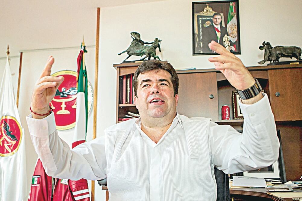 La empresa Servicios Integrales de Seguridad Limpieza y Mantenimiento SA de CV, de Pedro Haces Barba (imagen), aportó espacio en tv a Jorge Luis Preciado (ARCHIVO EL UNIVERSAL)