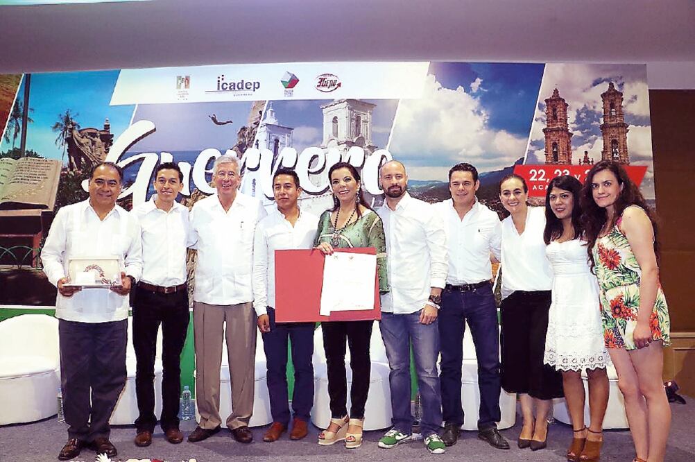 En el evento, Monroy estuvo acompañada por el titular de la SCT, Gerardo Ruiz Esparza, y el gobernador de Guerrero, Héctor Astudillo (ARCHIVO. EL UNIVERSAL)