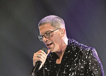 Yahir desata “La locura” entre amigos y homenajes