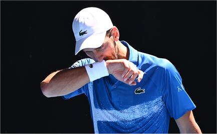 Novak Djokovic abandona la semifinal del Australian Open; perdió el primer set ante Alexander Zverev