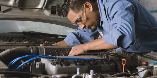 Revisiones de rutina que debes hacer a tu auto antes de salir de vacaciones 