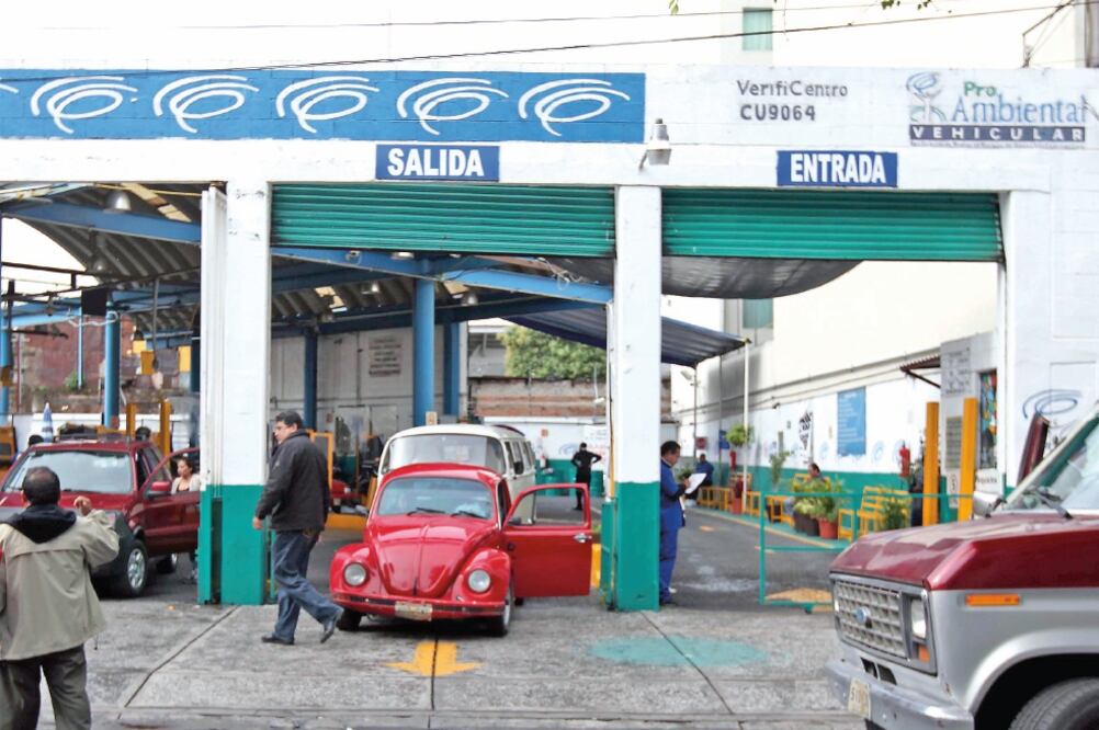 Reformas. El cambio en los criterios de la verificación vehicular no afectará en el holograma, aseguró la Sedema en su momento (ARCHIVO EL UNIVERSAL)