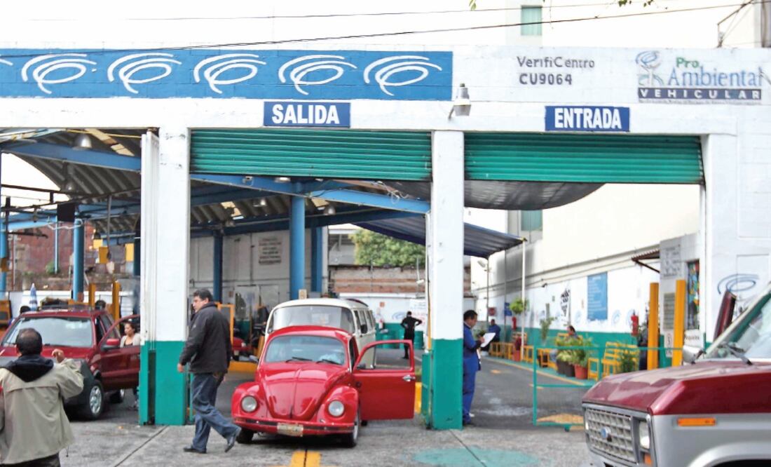 Reformas. El cambio en los criterios de la verificación vehicular no afectará en el holograma, aseguró la Sedema en su momento (ARCHIVO EL UNIVERSAL)