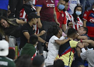 Tres detenidos por una bronca en el Estadio Azteca durante el Cruz Azul vs Chivas