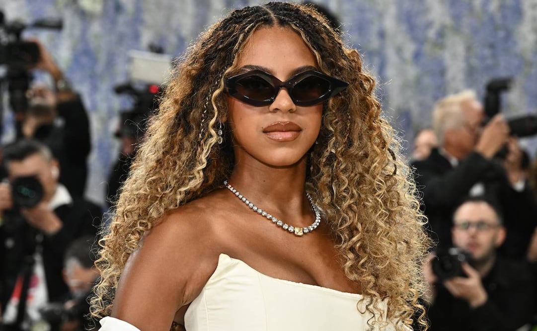 Blue Ivy Carter llega a la gala benéfica del Instituto del Traje del Museo Metropolitano de Arte para celebrar la inauguración de la exposición "Arte del Traje".
Foto: Evan Agostini/Invision/AP.