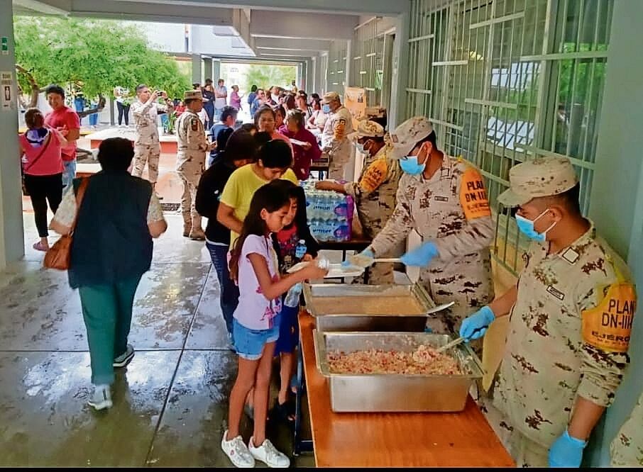 Los efectivos realizan acciones de ayuda y atención a la población. Foto: Especial