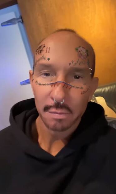 Carlos Ponce imita a Christian Nodal, lo critican y él responde 