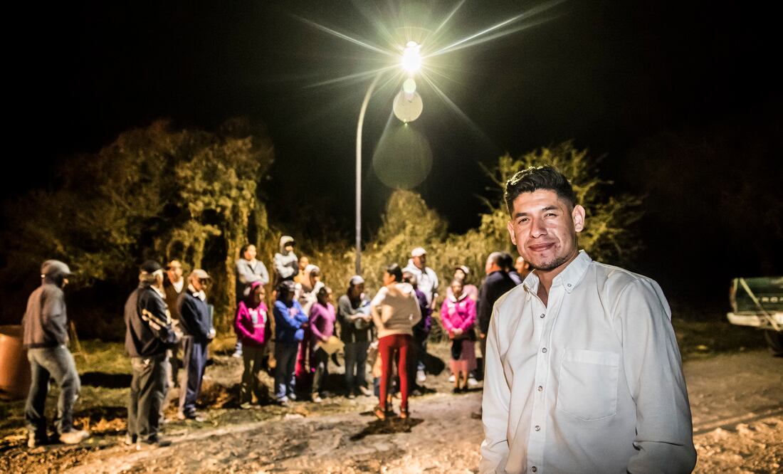 Combaten con luz el rezago social