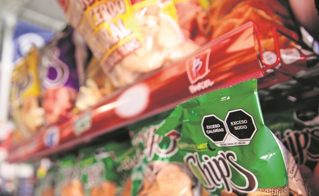 Hace un año entró en vigor la NOM-051, que impide utilizar cualquier ilustración en golosinas para atraer la atención de los menores. Foto: Archivo. El Universal