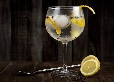 Tres drinks frescos con vodka