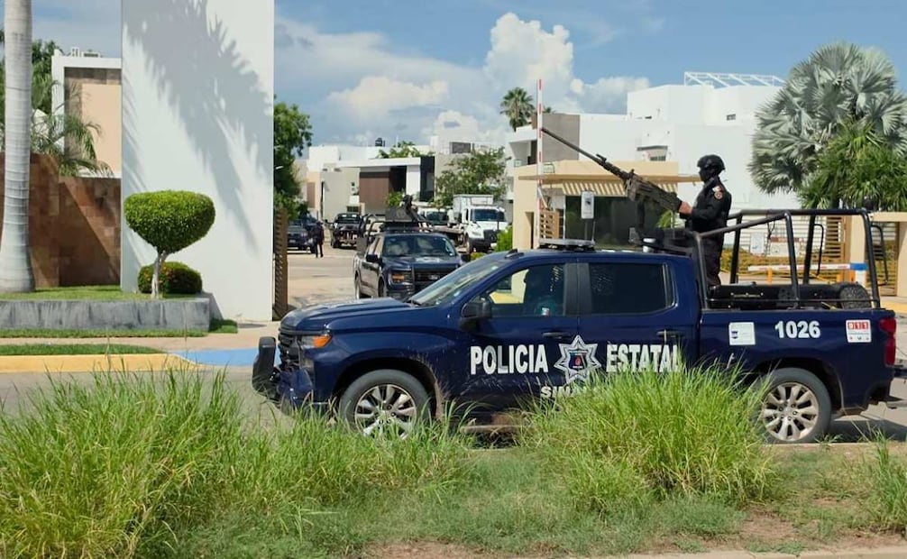 En la privada Banús 360, se reportó la presencia de varias personas armadas, por lo que se desplazó un operativo, en el que no se encontró a civiles en las residencias.
(13/09/26)
Foto: Especial.