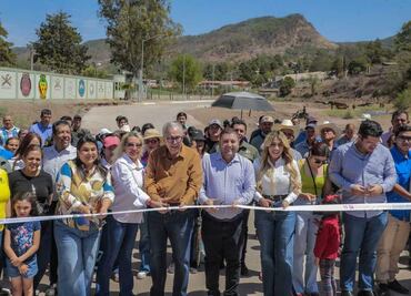 Rocha Moya inaugura obra de pavimentación en Badiraguato, Sinaloa; "pueblos de la sierra están siendo atendidos", asegura