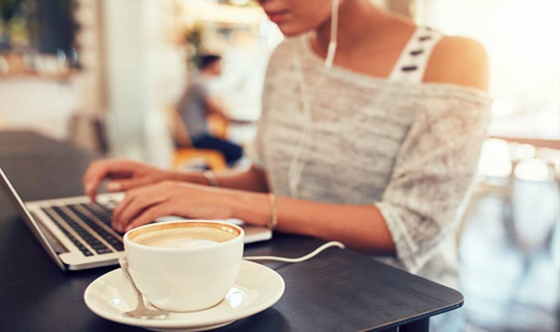 Foto: ISTOCK / ¿Eres freelance y buscas un lugar dónde trabajar con un rico café? Esto te interesa