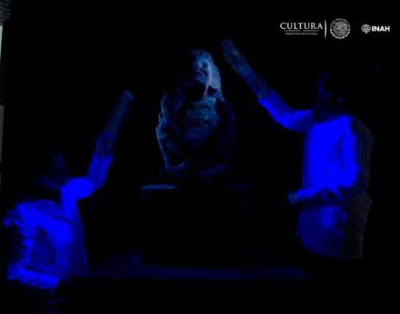 Estudio revela los colores de la escultura del dios Xochipilli