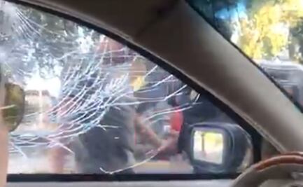 Taxista estrella ventana de auto frente a policía en Viaducto; Semovi alista sanción