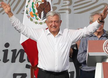 "Hagamos realidad y gloria el humanismo mexicano": AMLO en su marcha por 4 años de gobierno