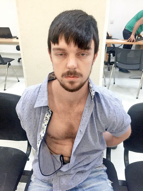 Al momento de su detención en EU, Ethan era rubio natural; en México, lucía con el cabello oscuro, como lo tiñó para cambiar su identidad (AP)