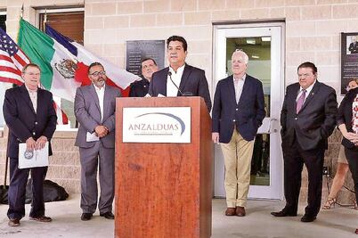 Gobernador participa en homenaje en EU