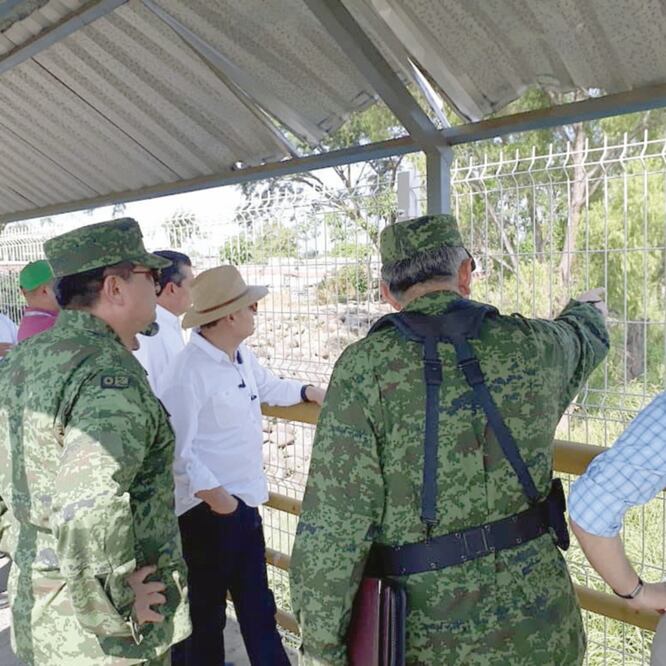 Inspección. Junto a los titulares de la Sedena y Marina, Alfonso Durazo realizó un recorrido por los límites con Guatemala. TOMADA DE TWITTER