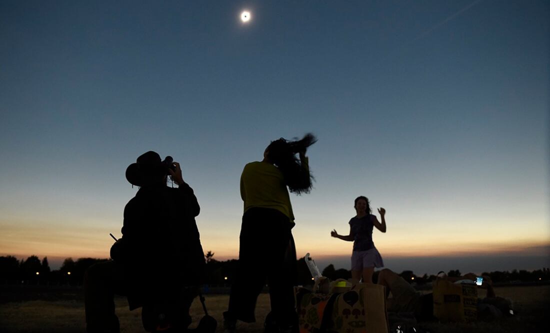 Millones de personas tomaron posiciones a lo largo de un corredor desde Oregon hasta Carolina del Sur para observar el fenómeno (Foto: AP)