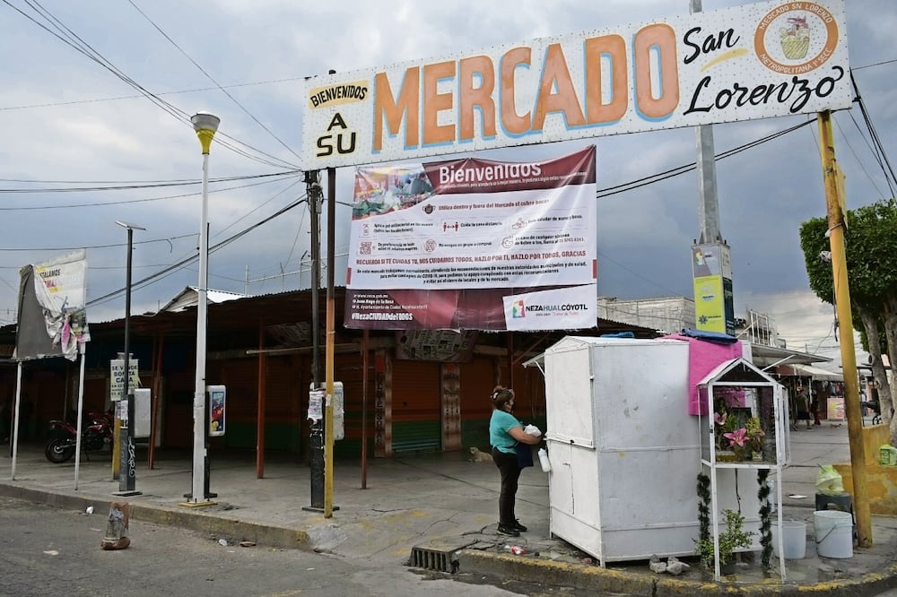 Locatarios de 57 mercados de Neza recibirán material para rehabilitar sus instalaciones. Foto: EMILIO FERNÁNDEZ. EL UNIVERSAL