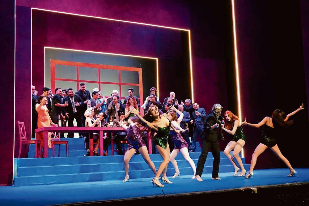 Rigoletto, de Giuseppe Verdi, fue interpretada por el barítono mazatleco José Adán Pérez y la soprano jalisciense Anabel de la Mora. Foto: Instituto Municipal de Tursimo, Cultura y Arte de Mazatlán