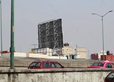 Ordena GDF colocar identificación a espectaculares