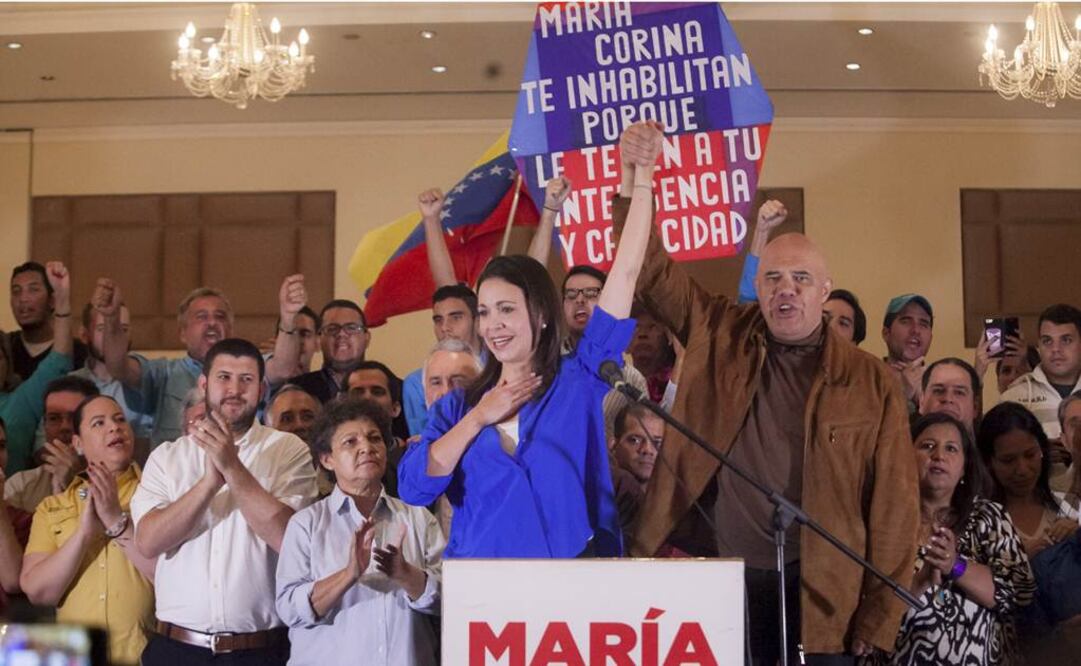 "El descaro, el abuso, el atropello, la desfachatez, ha llegado al extremo que la excusa que pretenden utilizar es que supuestamente no declaré cupones de alimentación, que nunca he recibido de la Asamblea Nacional", dijo Machado   Foto: EFE