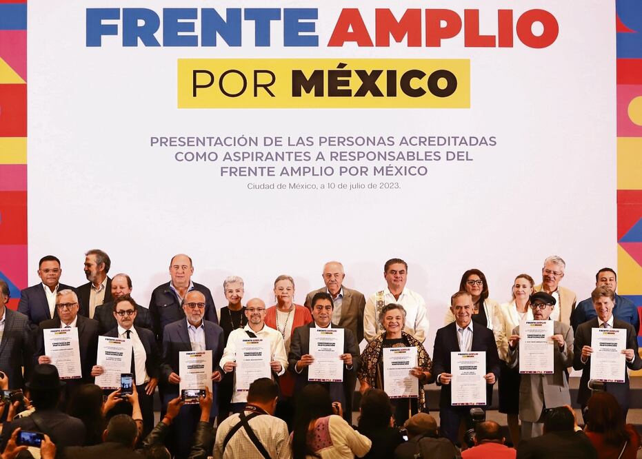 Los aspirantes del Frente Amplio por México reconocieron que se les ha complicado el recolectar y subir las firmas a la plataforma. Foto: Archivo / El Universal