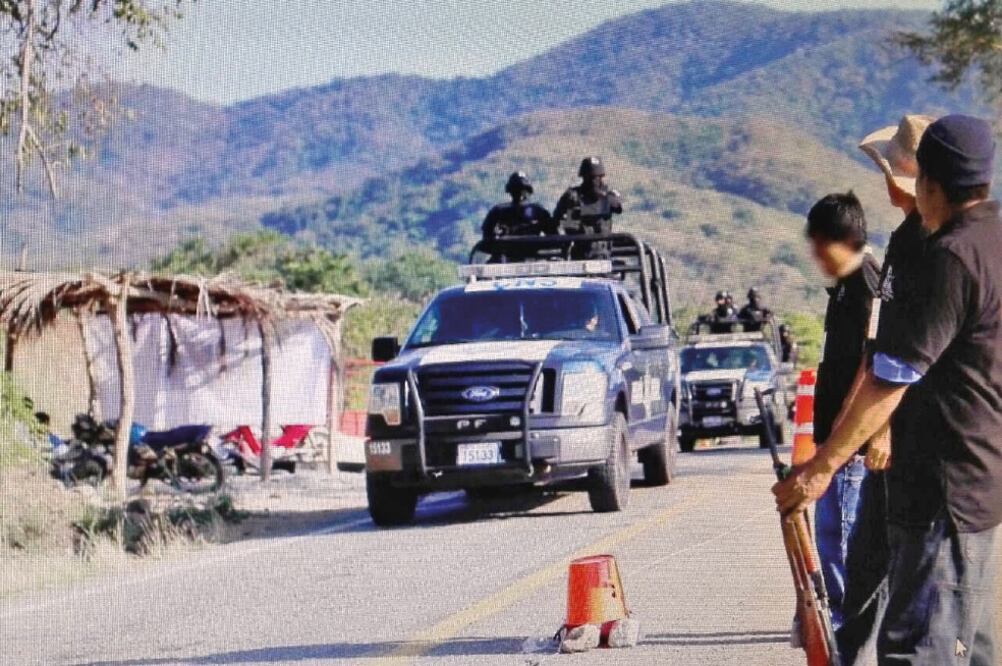 Según reportes, los plagiarios condicionaron la libertad de los uniformados a cambio de que dejaran sin vigilancia la base de Tizupan (en la imagen) (CARLOS ARRIETA. EL UNIVERSAL)