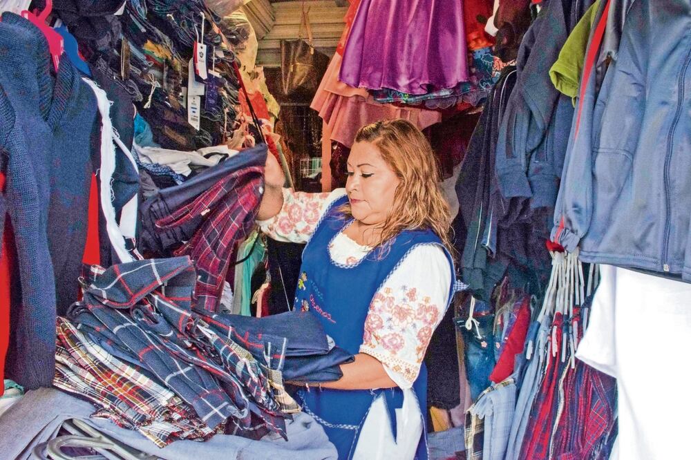 Padres de familia gastarán hasta 13% más en uniformes para sus hijos en este nuevo año escolar. Foto: Archivo / El Universal