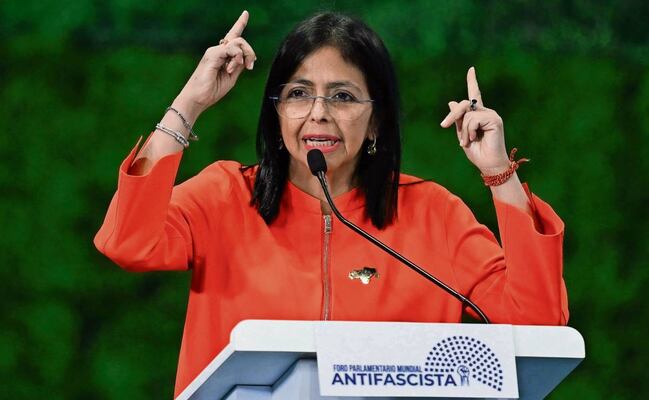 Delcy Rodríguez acusa a EU de cercar el comercio petrolero; denuncia un bloqueo naval tras la captura de Maduro