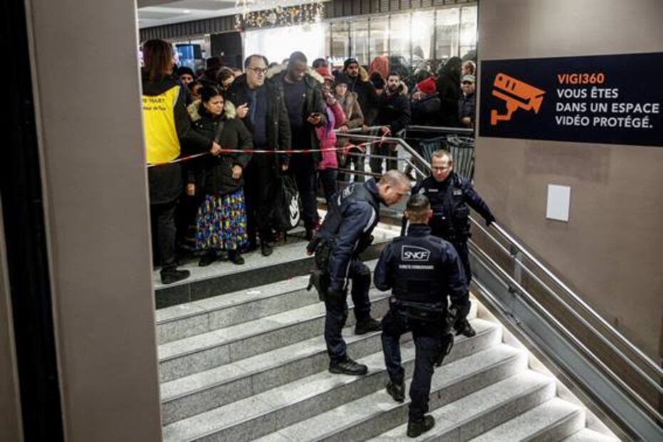 Paralizan trenes y metro de Francia en quinto día de huelga