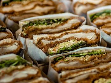 Prepara un katsu sando con el chef Carlos Leal