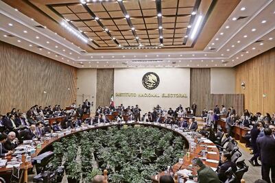 Margarita Zavala, El Bronco y Ríos Piter logran juntar las firmas 