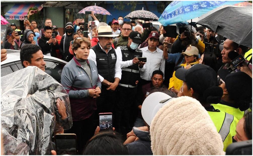 Delfina Gómez Álvarez supervisa las acciones que se llevan a cabo para atender la emergencia de las lluvias en Edomex. Foto: Especial