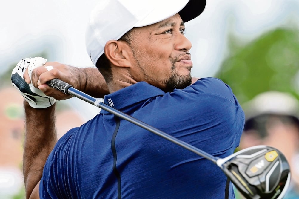 Tiger participa en el torneo de Bahamas; está a seis golpes de los líderes. (FOTO: LYNNE SLADKY. AP)