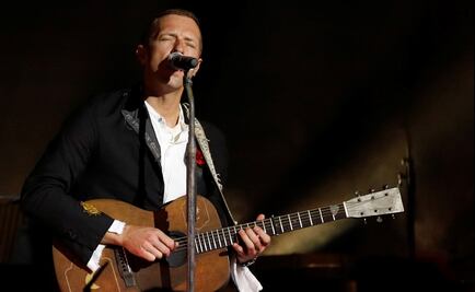 Chris Martin recuerda cuando en la adolescencia le decían "eres gay"