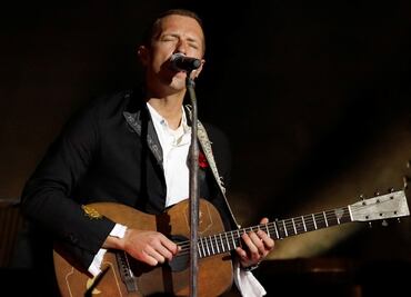 Chris Martin recuerda cuando en la adolescencia le decían "eres gay"