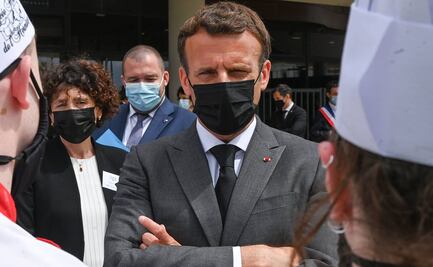 Emmanuel Macron es abofeteado por un hombre durante viaje oficial en Francia